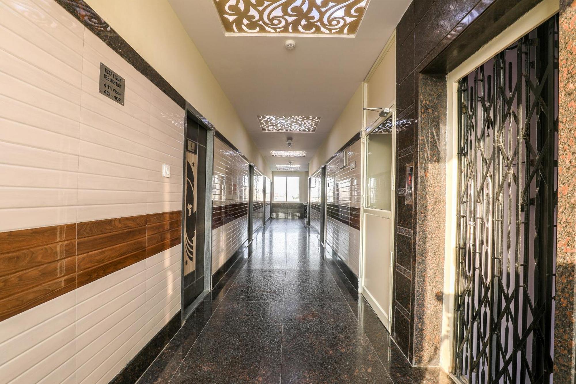 Vijayawāda Super Hotel O Src Grand מראה חיצוני תמונה